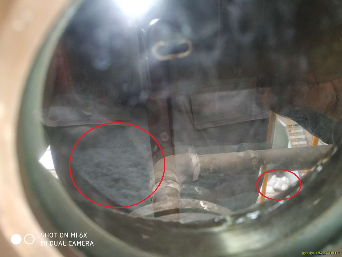 12丙酸钙浓缩蒸发器二次蒸汽出口管线堵塞情况图片.jpg